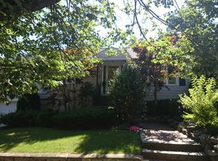 6 Surrey Hill Ln, Jamaica Plain, MA 02130