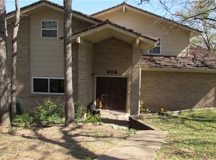 929 High Woods Trl, Fort Worth, TX 76112
