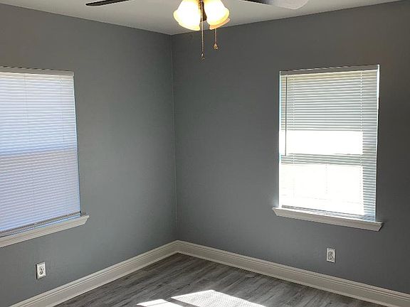 3rd image of 7216 Vanderkloot Ave
