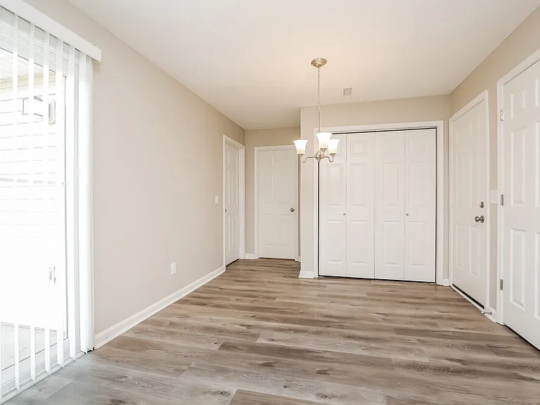 805 Stone Flower Ct — Photo 6