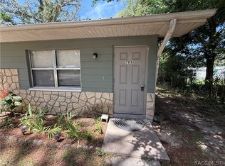 7115 W Porpoise Dr, Homosassa, FL 34446