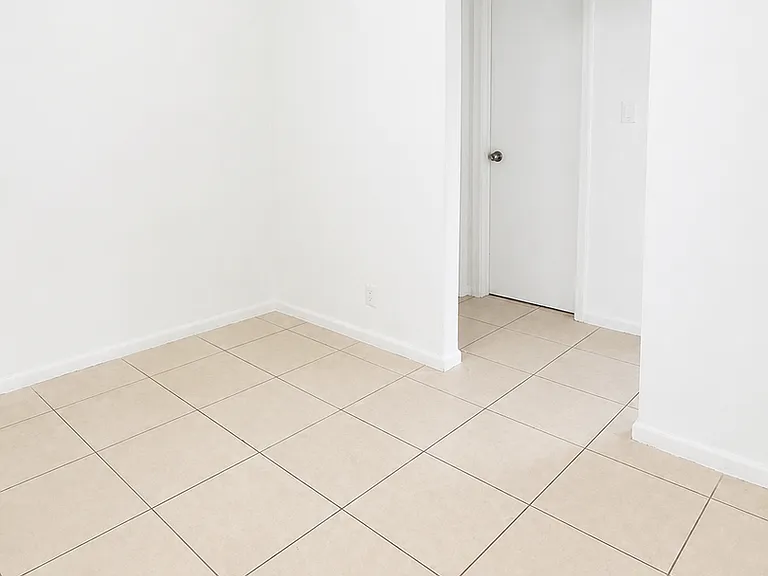 1001 S M St — Photo 5