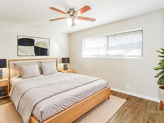 3rd image of 2336 Villanova Cir APT 6