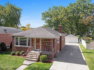 8908 S 55th Ct, Oak Lawn, IL 60453