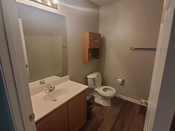 4th image of 858 Red Clover Ave