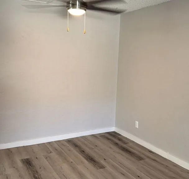 Waters Edge Apartments — Photo 46