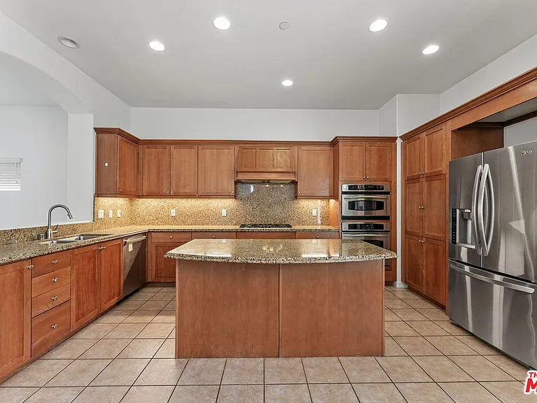 5738 Celedon Crk — Photo 10
