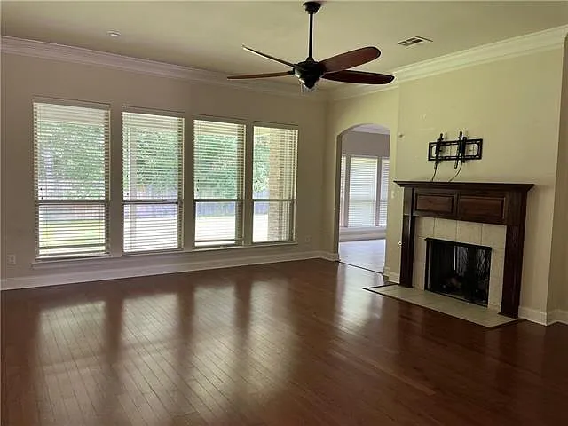 4 bed, 3.0 bath, 2258 sqft, $2,800 — Photo 4