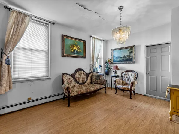 518 14th Street image 10 of 46