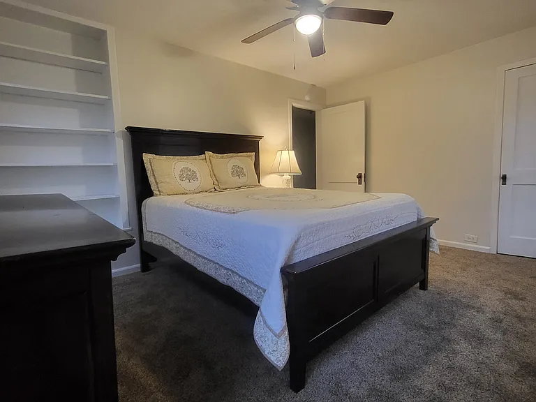 4015 Lakewood Dr — Photo 7