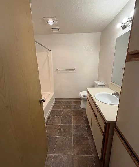 Cheryl Lynn Apartments — Photo 15