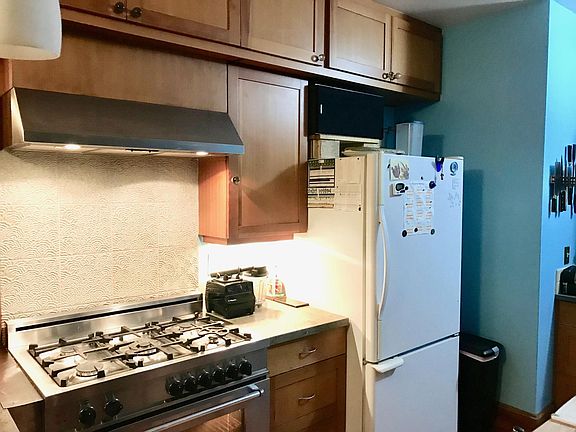 Italian gas range and oven