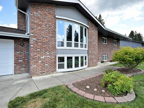 5th image of 311 S Westwood Dr