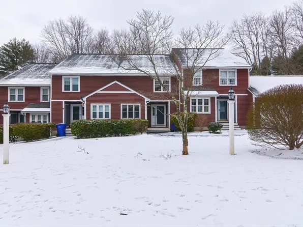6 Laurelwood Dr, Hopedale, MA 01747