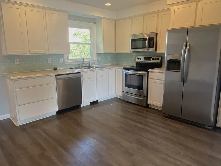 2301 Sherwood Hills Ct — Photo 6