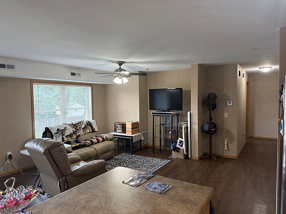 3rd image of 1426 W Broadway St #208