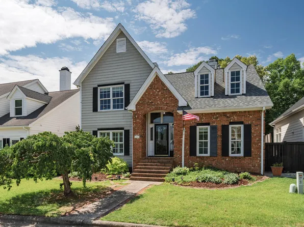 107 Cumberland Green Dr, Cary, NC 27513