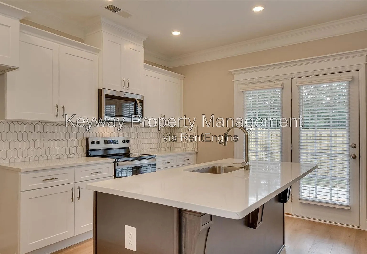 3 bed, 2.0 bath, 1635 sqft, $1,855 — Photo 3