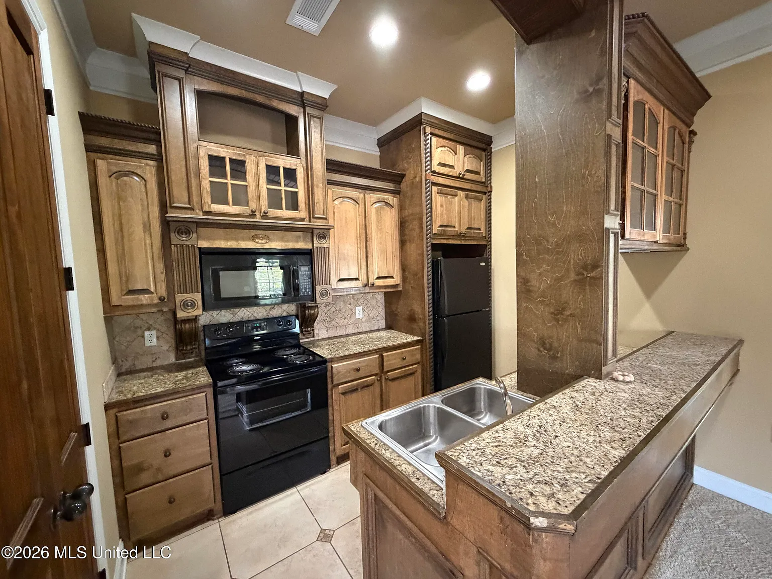 1 bed, 1.0 bath, 900 sqft, $1,200 — Photo 1