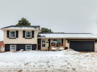 2421 N 2nd Ave E, Newton, IA 50208
