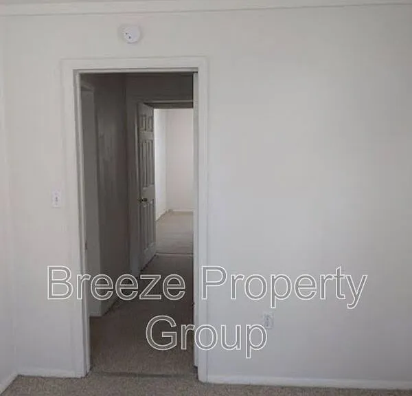 3405 Beaumont Dr — Photo 3