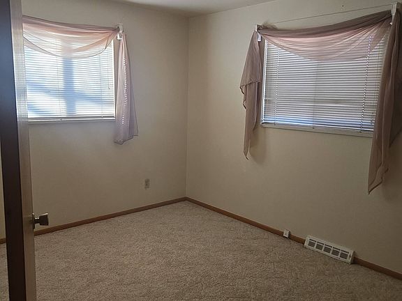 3rd image of 502 Yale Pl #1