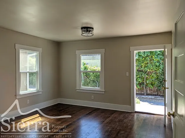 1323 Olive St #D — Photo 2