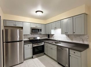 630 N Lincoln Ave #2A, Addison, IL 60101