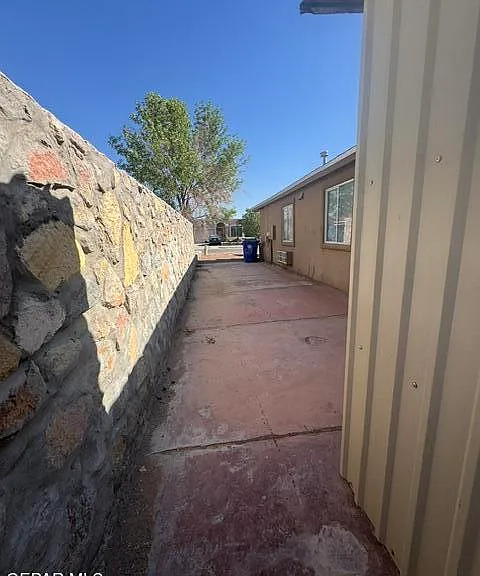 12720 Lorenzo Frias Dr — Photo 39