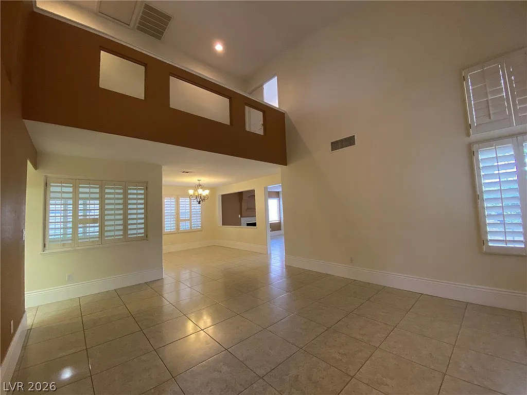 3 bed, 3.0 bath, 2274 sqft, $2,295 — Photo 4