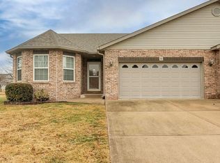 66 Brooks Dr, Bethalto, IL 62010