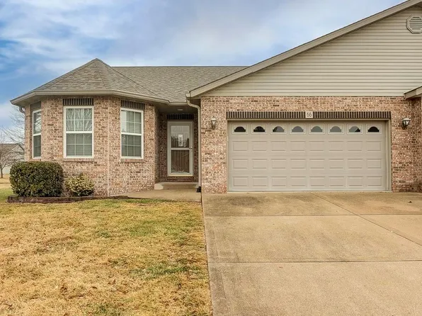 66 Brooks Dr, Bethalto, IL 62010