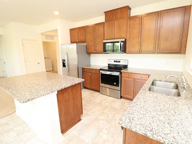 1149 Noor Ln — Photo 6