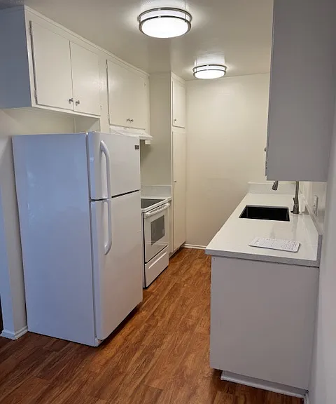 11993 Laurelwood Dr #7 — Photo 5