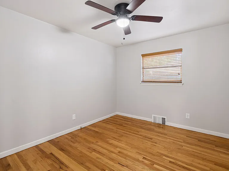 3605 Jeanette Dr — Photo 5