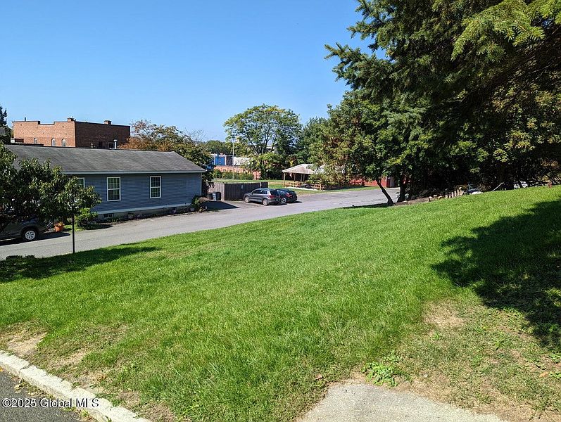 5th image of 510 Washington Street