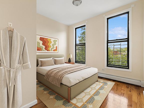 4th image of 31 Wyona St #2