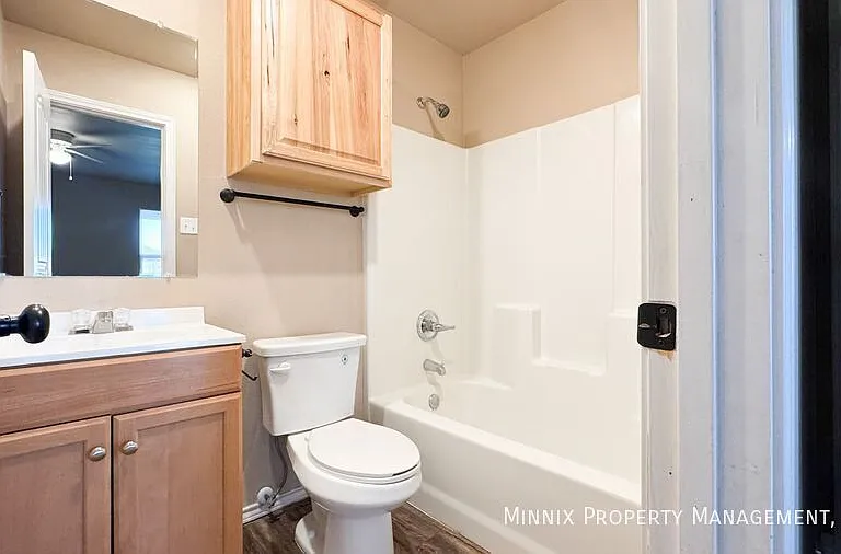 2516 N Avenue O — Photo 15