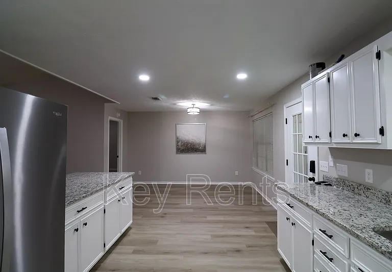 9001 Thompson Dr — Photo 7