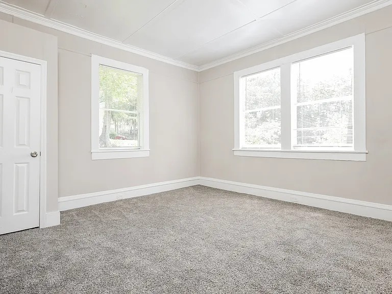 676021_020_living_room_12887004.jpg