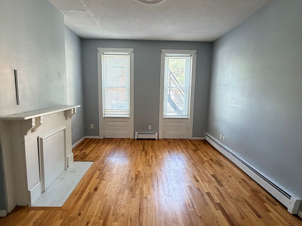 1st image of 133 Howe St #1