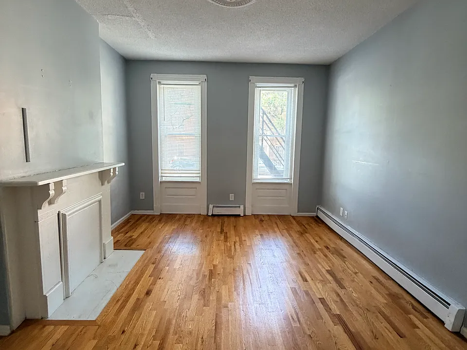 133 Howe St #1