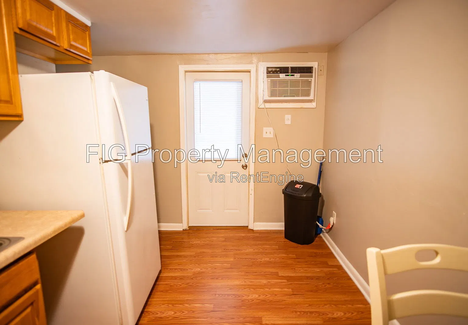1 bed, 1.0 bath, $800 — Photo 2