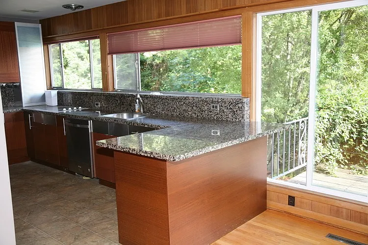 4138 SW 4th Ave — Photo 11
