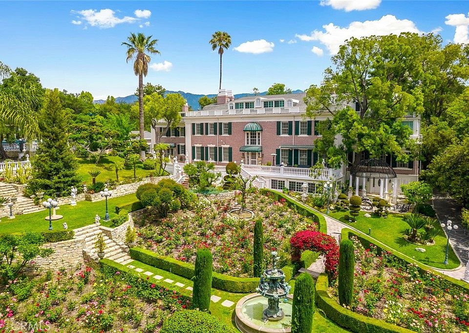 1st image of 999 Rosalind Rd