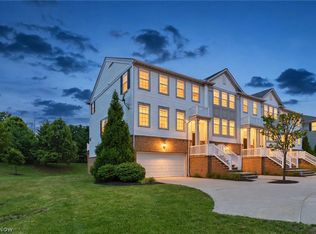 6400 Park Pointe Ct, Cleveland, OH 44124