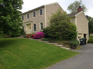 46 Kenilworth Ln, Warwick, NY 10990