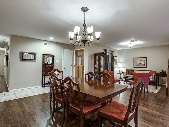 4th image of 171 Classen Dr