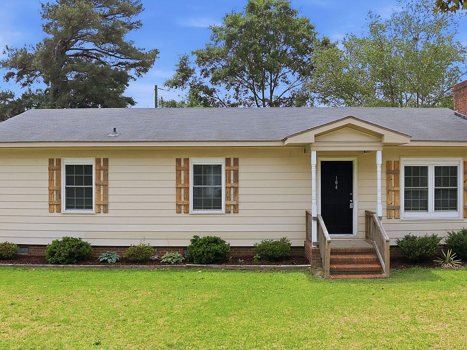 1st image of 104 E Caroline Ave