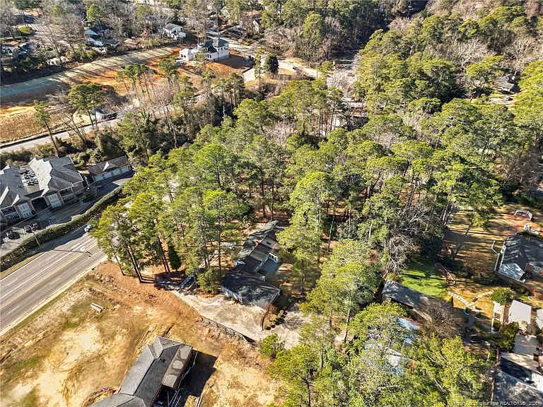 2712 Morganton Rd — Photo 6